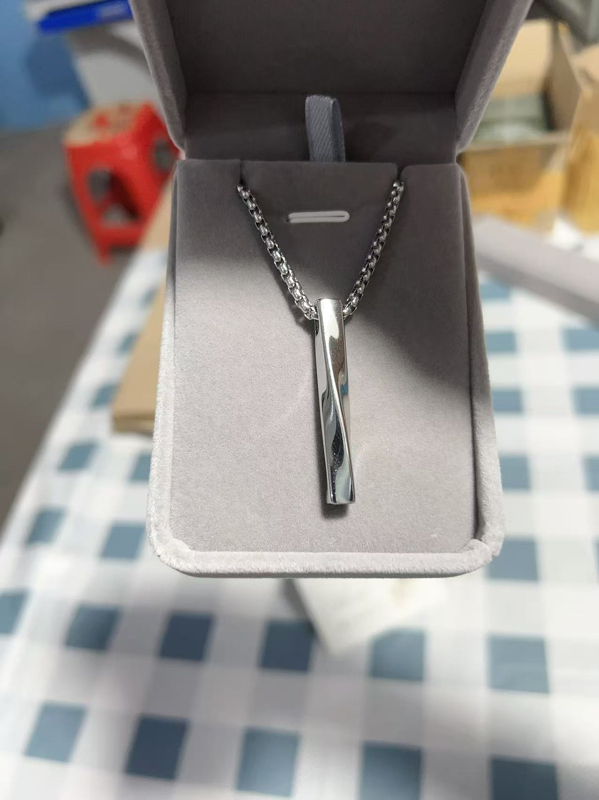 clayein twist silver PENDANT
